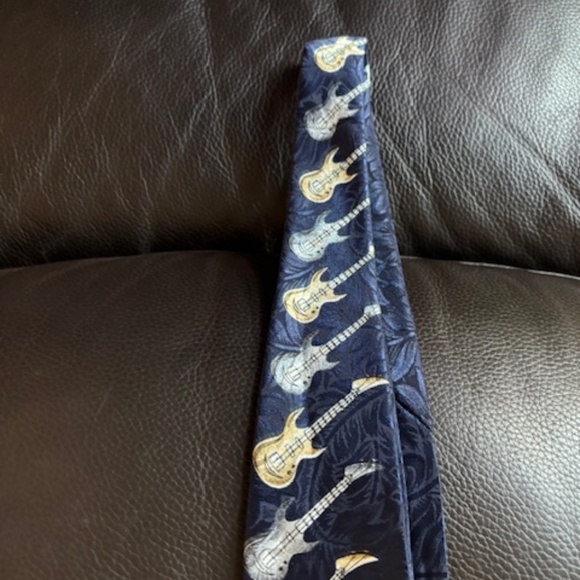 GUITAR- A.Rogers silk tie- NICE-Guitars - Picture 2 of 4